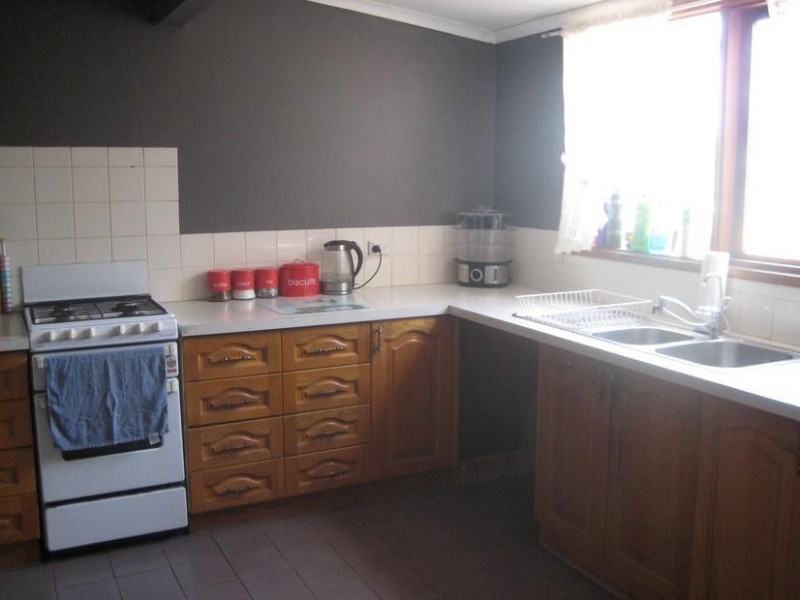 10 Pine Grove, Goornong VIC 3557