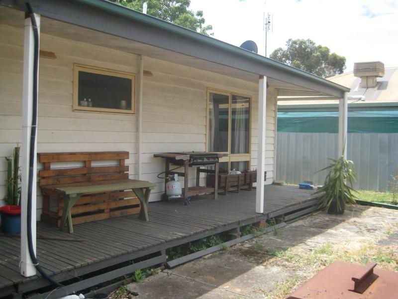 10 Pine Grove, Goornong VIC 3557