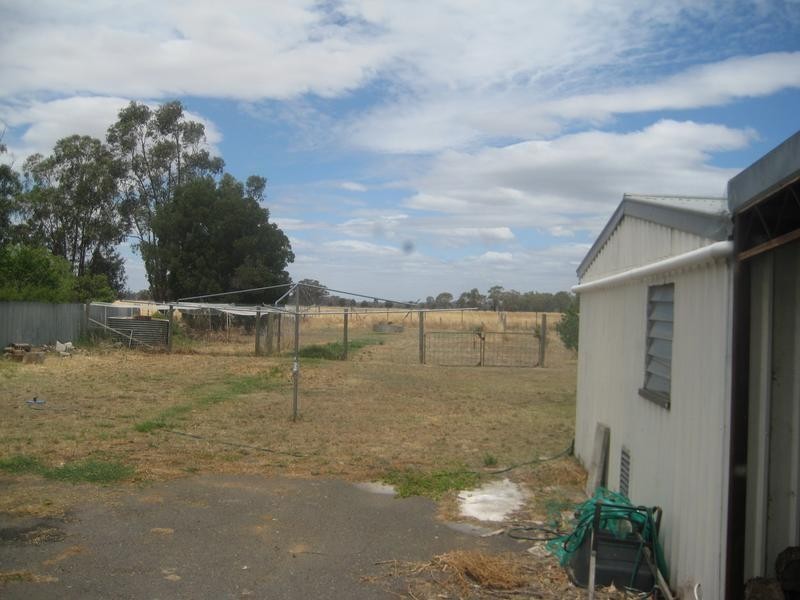 10 Pine Grove, Goornong VIC 3557