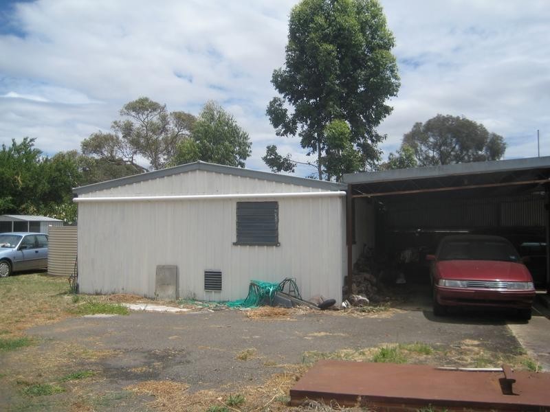 10 Pine Grove, Goornong VIC 3557