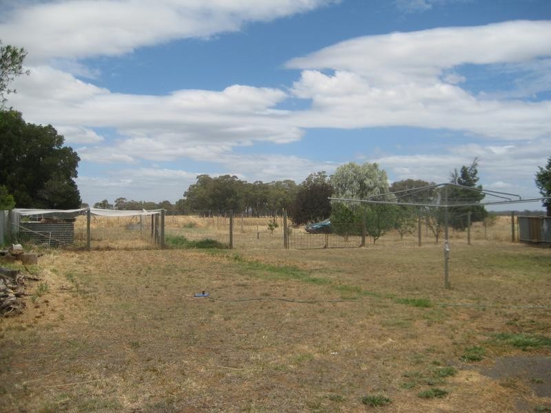 10 Pine Grove, Goornong VIC 3557