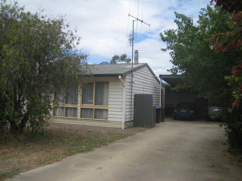 10 Pine Grove, Goornong VIC 3557