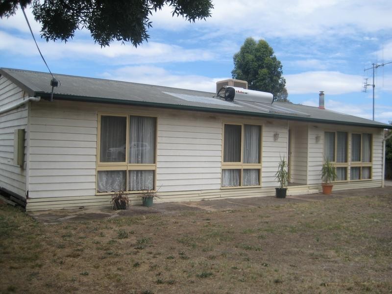 10 Pine Grove, Goornong VIC 3557