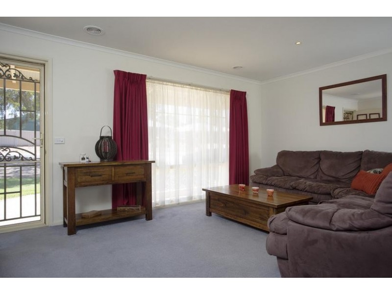 81 Mistletoe Street, Golden Square VIC 3555