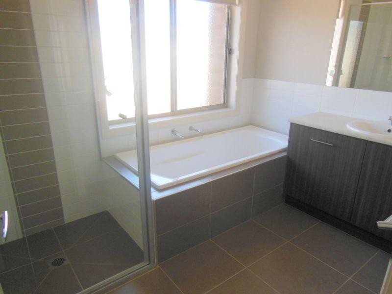 21 Grantham Terrace, Kangaroo Flat VIC 3555