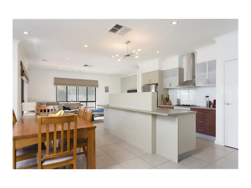 2 Black Wattle Avenue, Epsom VIC 3551