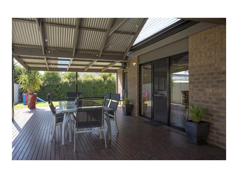 2 Black Wattle Avenue, Epsom VIC 3551