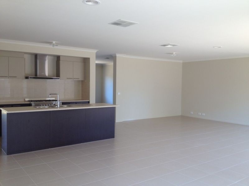 85 Greenfield Drive, Epsom VIC 3551