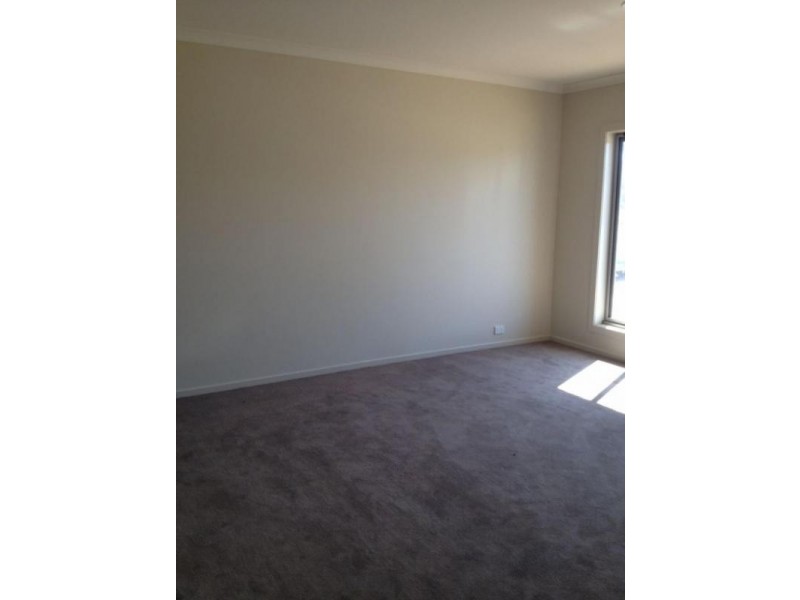 85 Greenfield Drive, Epsom VIC 3551