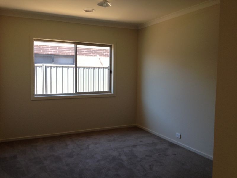 85 Greenfield Drive, Epsom VIC 3551