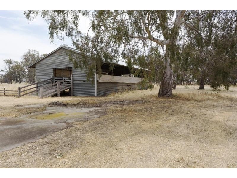 208 Longs Road, Serpentine VIC 3517