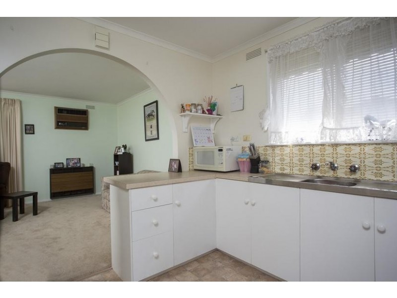 2/101 Neale Street, Flora Hill VIC 3550