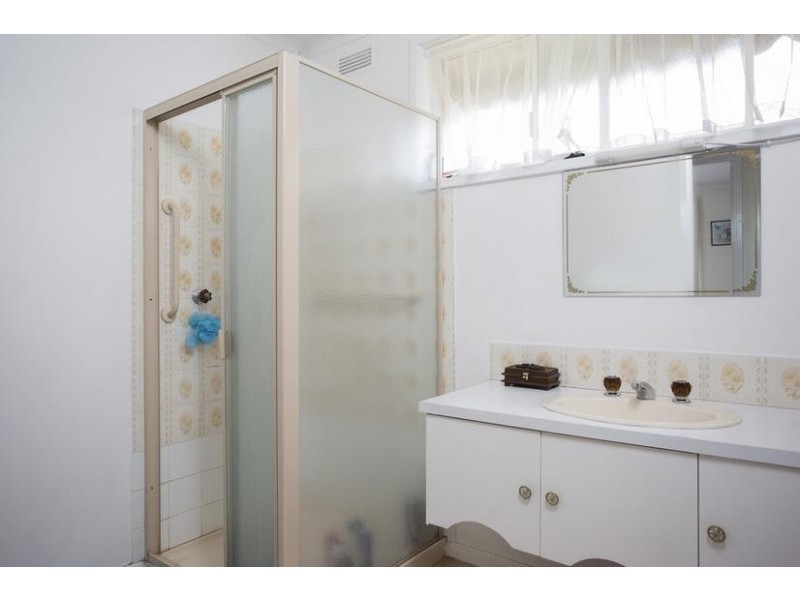 2/101 Neale Street, Flora Hill VIC 3550