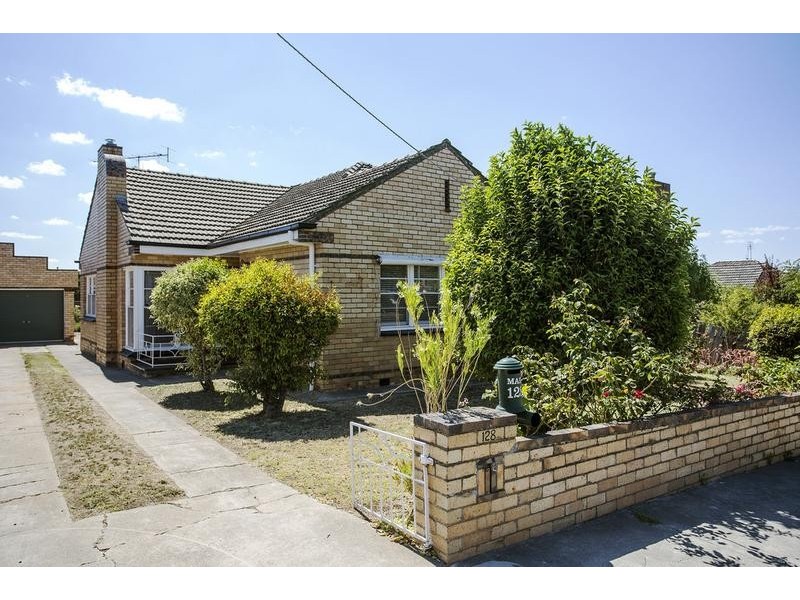 128 Neale Street, Flora Hill VIC 3550
