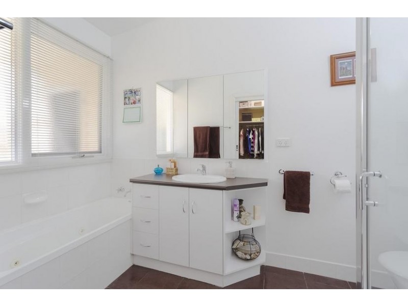 13 Somerville Street, Flora Hill VIC 3550