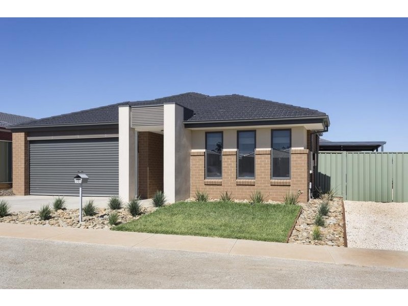 20 Lyndam Avenue, Maiden Gully VIC 3551