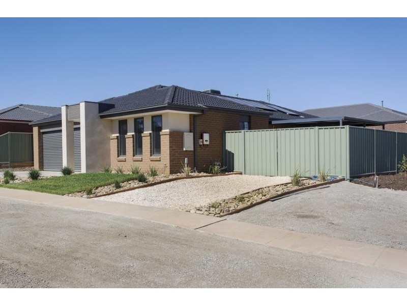 20 Lyndam Avenue, Maiden Gully VIC 3551