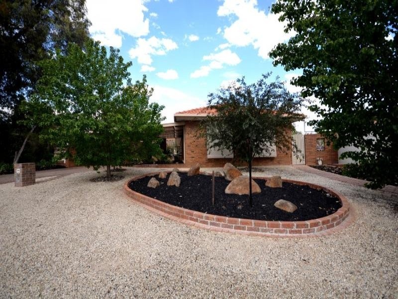 74 Harley Street, Strathdale VIC 3550