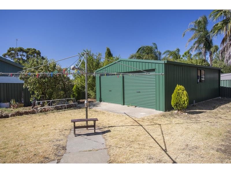 26 Taylor Street, California Gully VIC 3556
