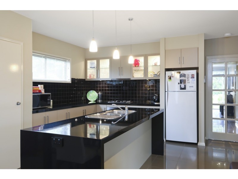 137 Havlin Street East, Flora Hill VIC 3550