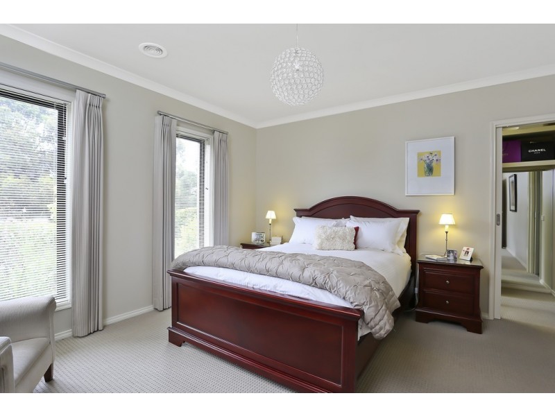 137 Havlin Street East, Flora Hill VIC 3550