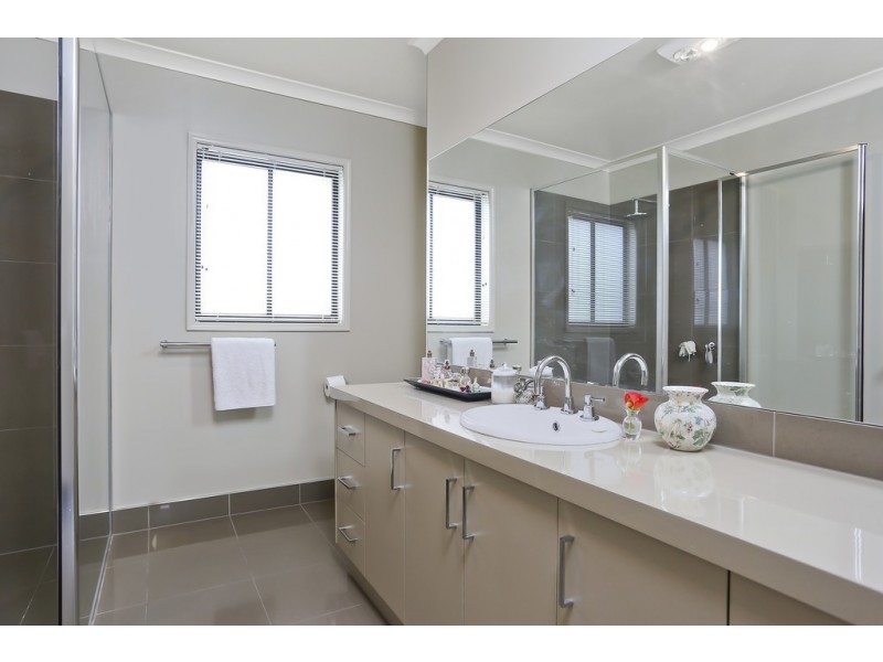 137 Havlin Street East, Flora Hill VIC 3550