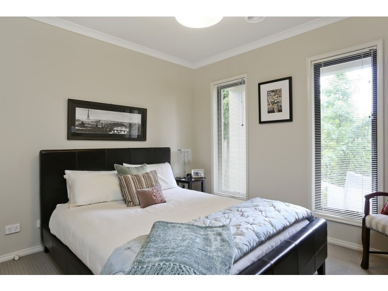 137 Havlin Street East, Flora Hill VIC 3550