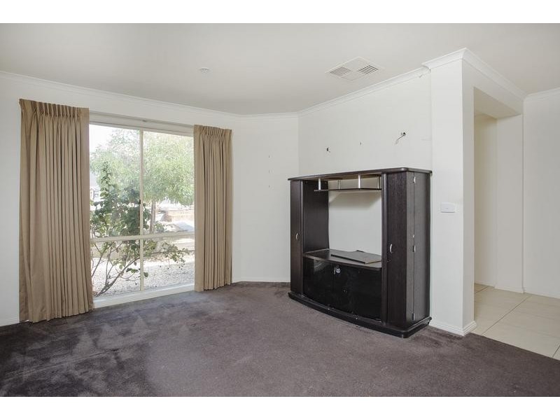 18 Londonderry Way, Epsom VIC 3551