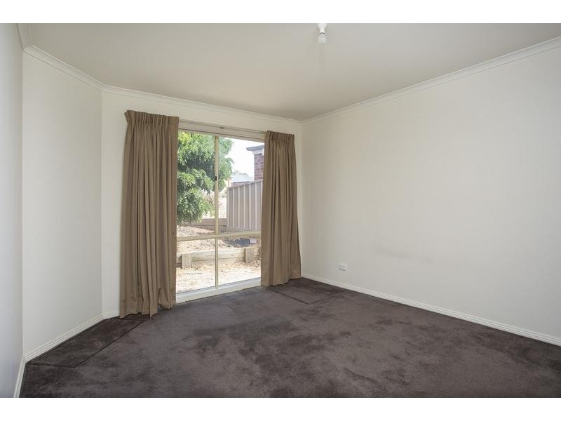 18 Londonderry Way, Epsom VIC 3551