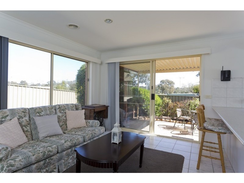 9 Baden Powell Place, Strathdale VIC 3550