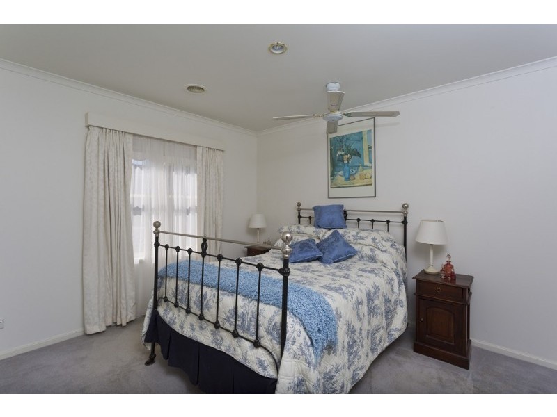 9 Baden Powell Place, Strathdale VIC 3550