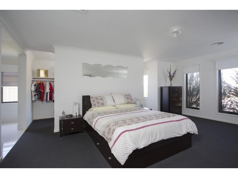 32 Peacock Drive, Epsom VIC 3551