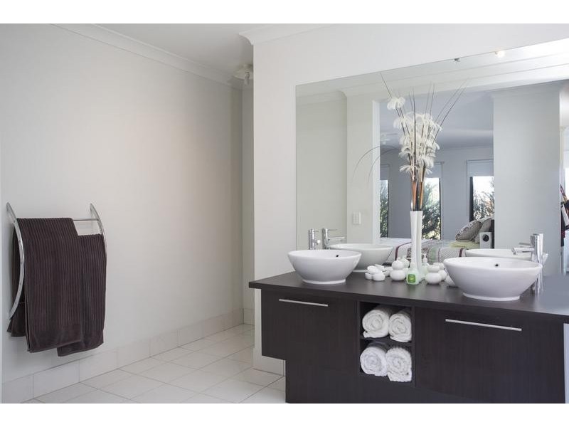 32 Peacock Drive, Epsom VIC 3551