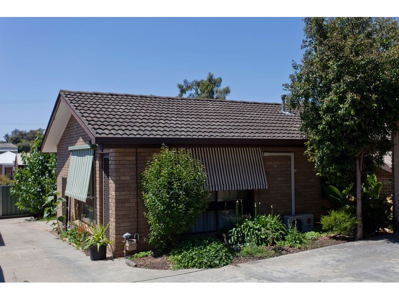 2/3 Nandina Court, Strathdale VIC 3550