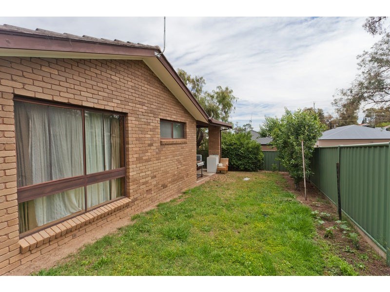 2/3 Nandina Court, Strathdale VIC 3550