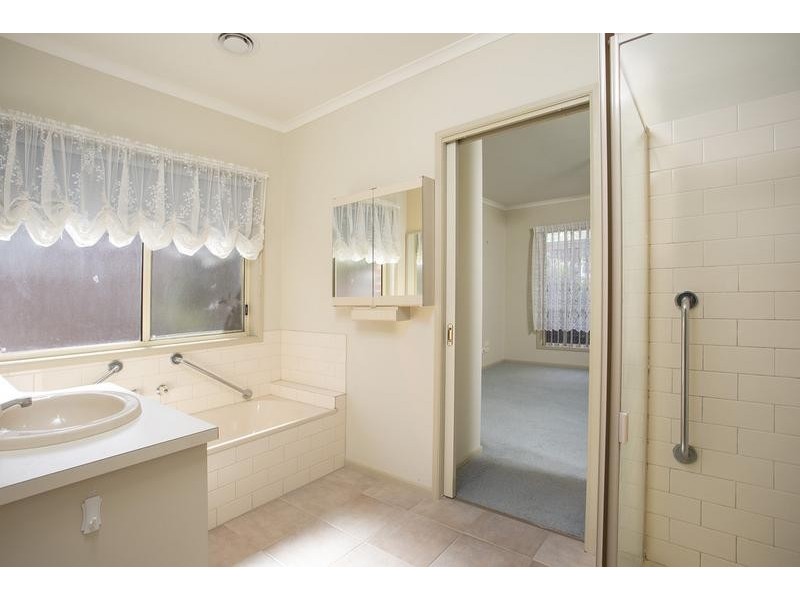 52A Broad Parade, Spring Gully VIC 3550