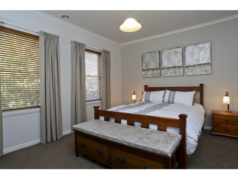 30 Keogh Drive, Spring Gully VIC 3550