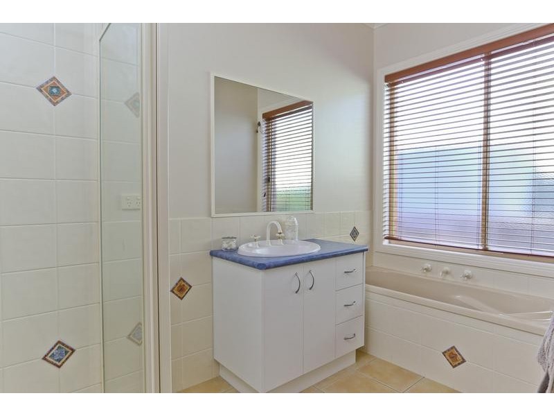 30 Keogh Drive, Spring Gully VIC 3550