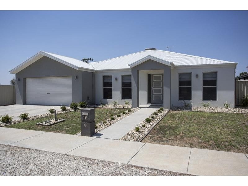 16 Market Garden Circuit, Epsom VIC 3551