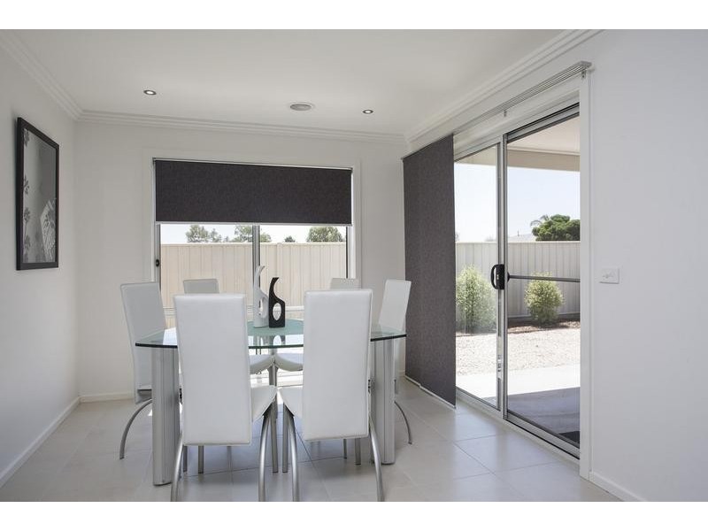 16 Market Garden Circuit, Epsom VIC 3551