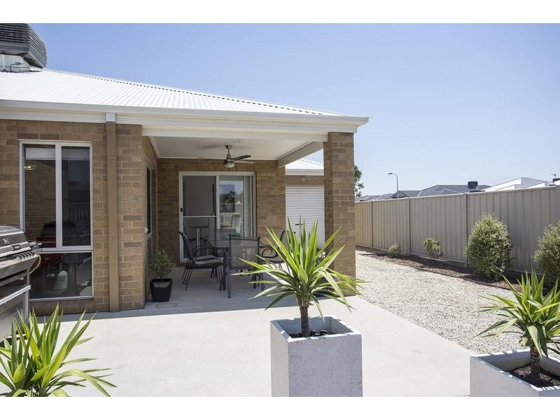 16 Market Garden Circuit, Epsom VIC 3551