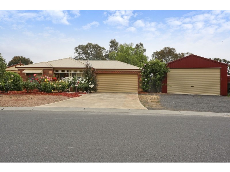 2 Bassett Drive, Strathfieldsaye VIC 3551