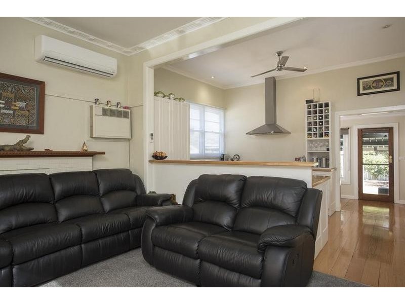 3 Theodore Street, Flora Hill VIC 3550