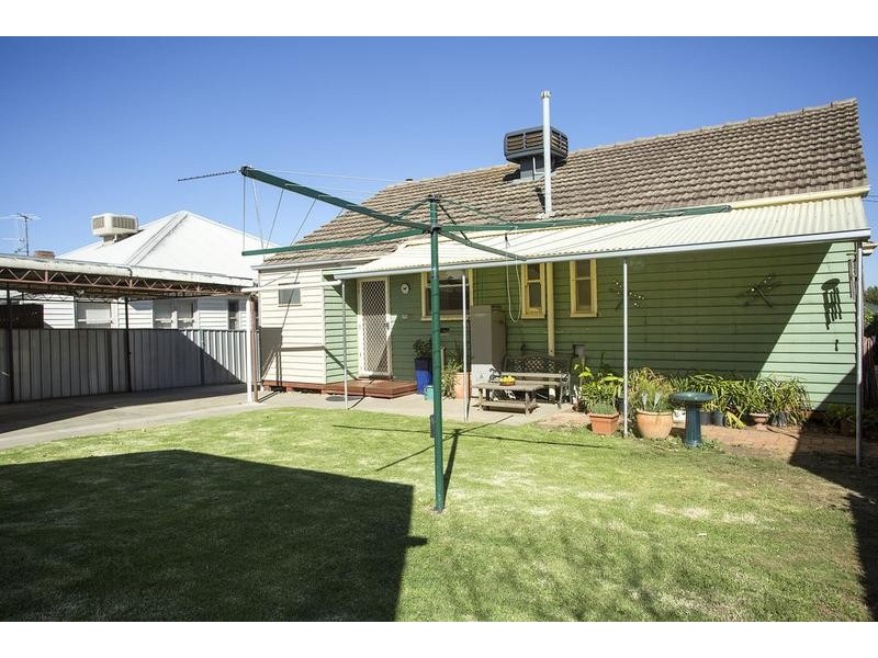 16 Jennings Street, East Bendigo VIC 3550