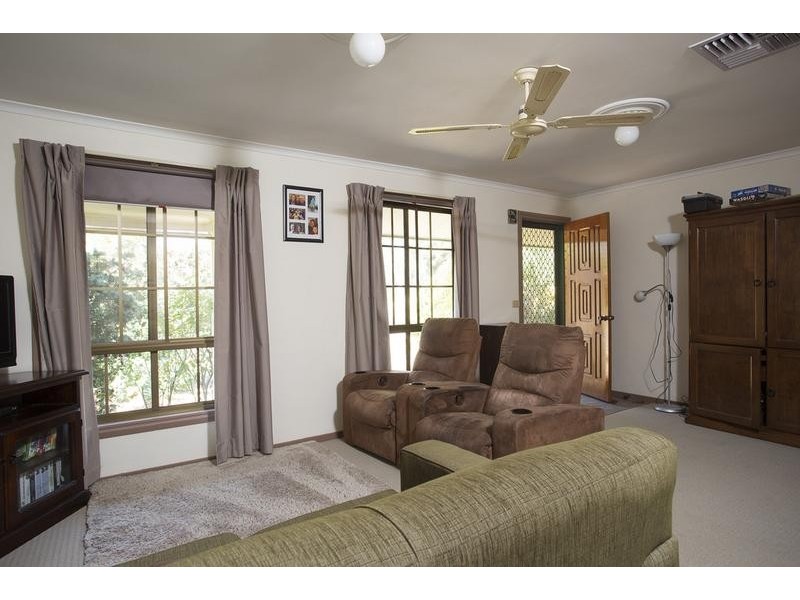 15 Saade Street, Epsom VIC 3551