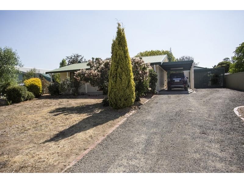 15 Saade Street, Epsom VIC 3551