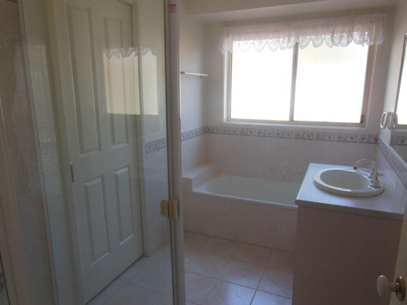 31 Pattison Drive, Kangaroo Flat VIC 3555