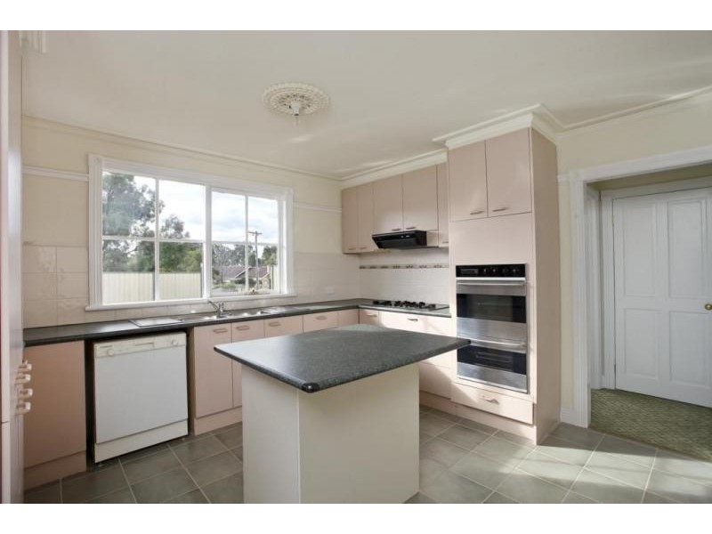 110 Marong Road, West Bendigo VIC 3550