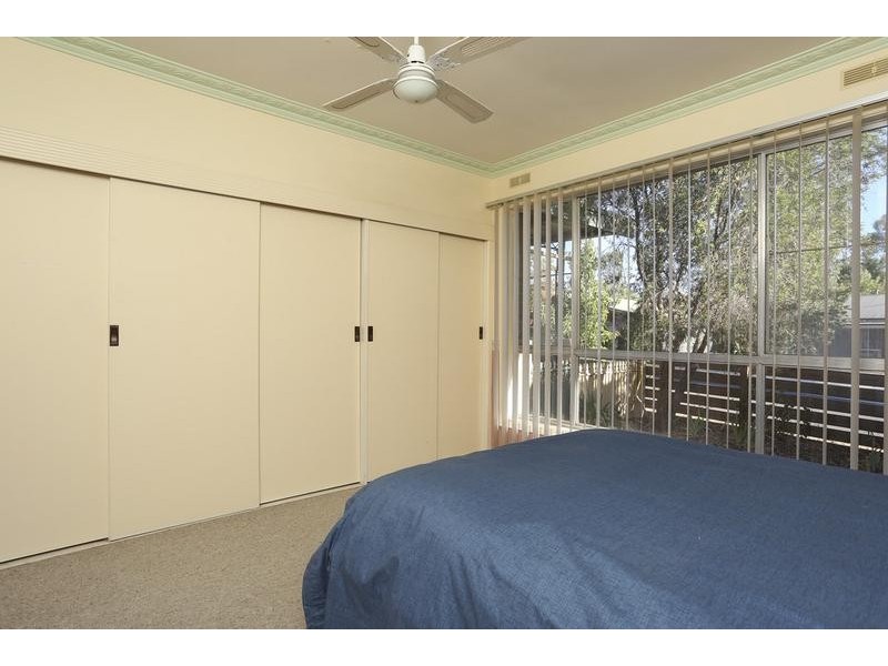 16 Longmore Street, Kangaroo Flat VIC 3555