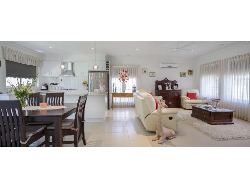 30 Barnett Drive, Kangaroo Flat VIC 3555